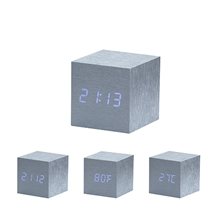 Moma Alume Cube Clock